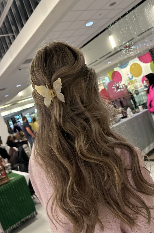 Butterfly Claw in Dream Yellow